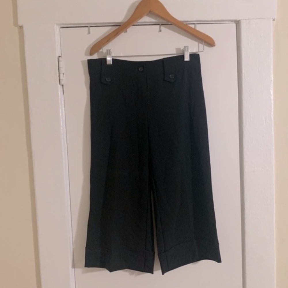 Black wide leg knee length pant‎ Size Medium